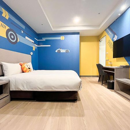 Holiday Garden Hotel Skm Park Kaohsiung Exterior photo