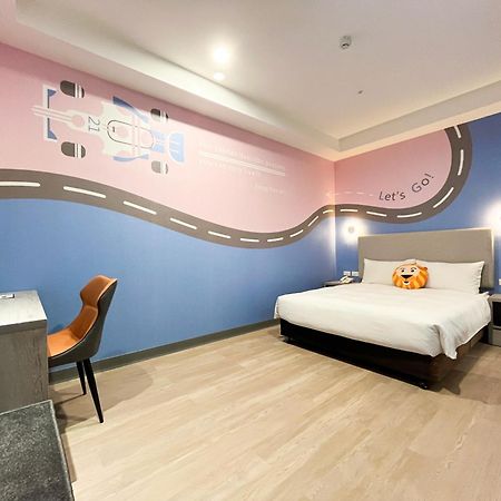 Holiday Garden Hotel Skm Park Kaohsiung Exterior photo