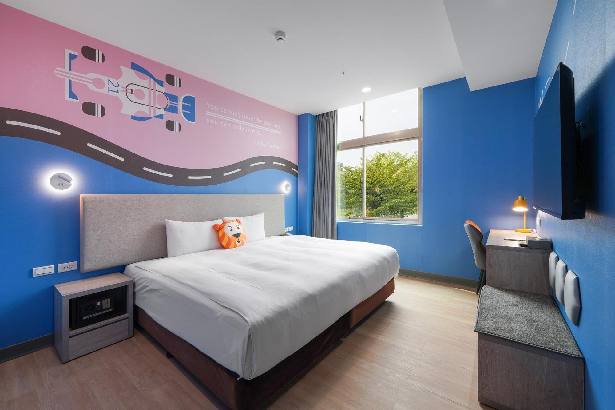 Holiday Garden Hotel Skm Park Kaohsiung Exterior photo